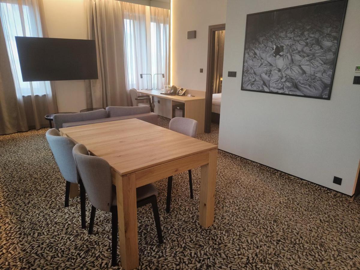 Apartment,1498850257:JPEG